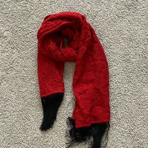 Women’s scarf
